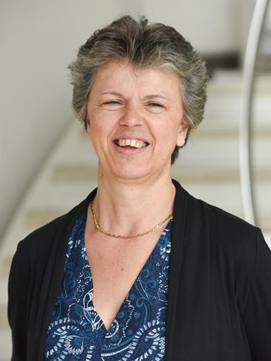 5868_gill-reid-f2c_800.jpg A portrait photo of a smiling Professor Gill Reid