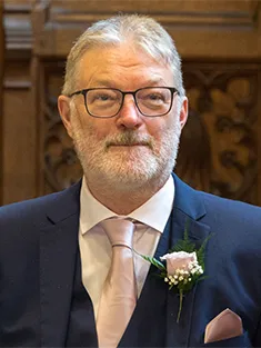 Dr Chris Swain